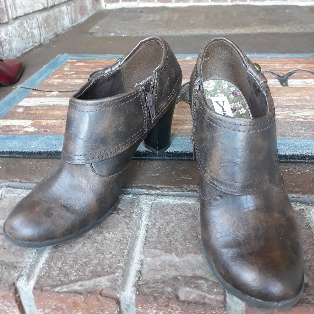 A pair of Y Not leather- like boots
